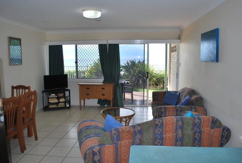 BRIGADINE TUGUN, UNIT 2 - Geraldton Accommodation 1