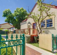 Bright 3-bedroom apartment - Central Armidale - Geraldton Accommodation