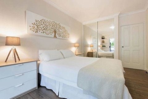 Bright Comfy Bondi Home - Geraldton Accommodation 2