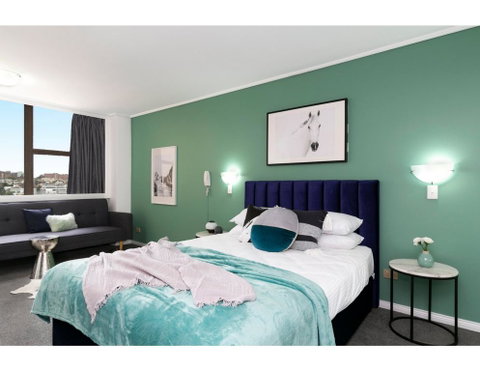 Bright, Modern Studio Steps From The Action - Geraldton Accommodation 2