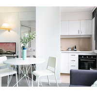 Bright modern studio steps from the action - Geraldton Accommodation