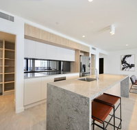 Broadbeach New Luxury Vue 17 Beach Views - Geraldton Accommodation