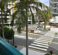 Broadbeach Private Apt with CHA - Geraldton Accommodation