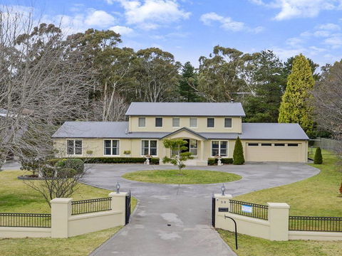 Camelot - Superbly Proportioned And Ideally Located - Geraldton Accommodation 0