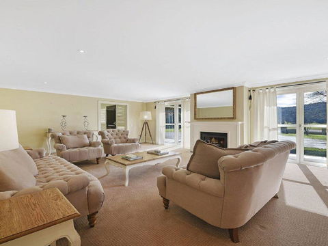 Camelot - Superbly Proportioned And Ideally Located - Geraldton Accommodation 2