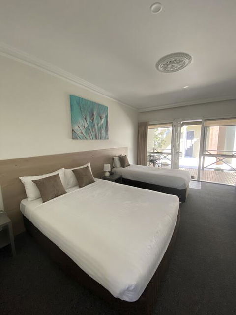 Campaspe Lodge - Geraldton Accommodation 2