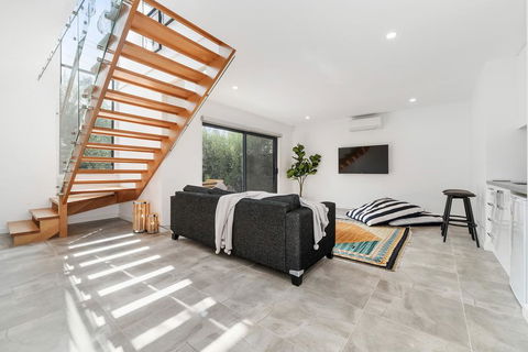 Capel Sound Beachside Luxury - Geraldton Accommodation 0