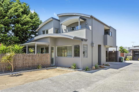 CAPEL'S REST - CAPEL SOUND - Geraldton Accommodation 0