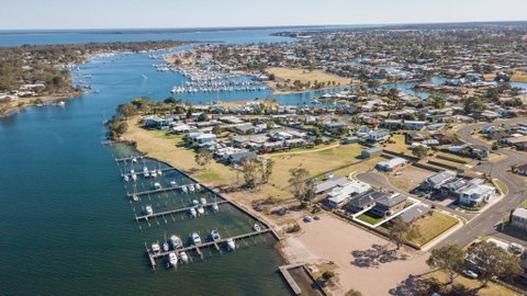 Captains Hideaway - Jetty Berth And Pet Friendly - Geraldton Accommodation 0