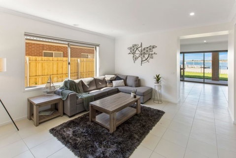 Captains Hideaway - Jetty Berth And Pet Friendly - Geraldton Accommodation 3