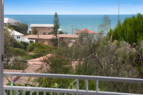 Carolyn's Beach House - Geraldton Accommodation 1