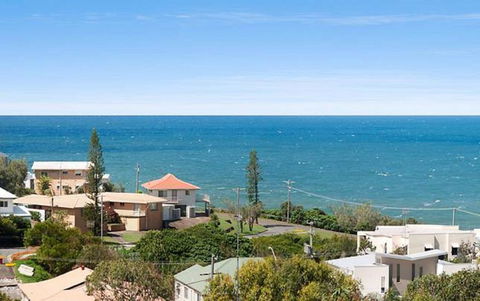 Carolyn's Beach House - Geraldton Accommodation 0