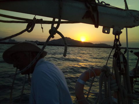 Casual Fare Sailing Charters Townsville - Ocean Living - Cruise - Geraldton Accommodation 2