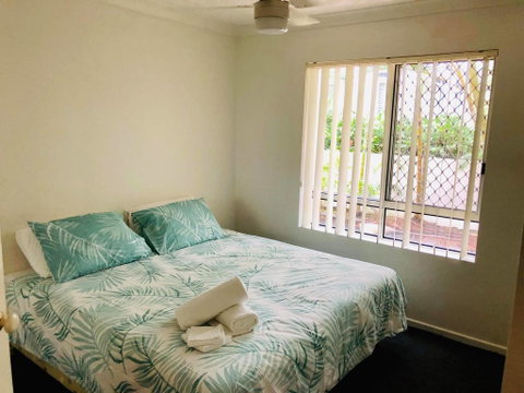 CENTRAL APARTMENT WITH POOL-WALK TO EVERYTHING - Geraldton Accommodation 3