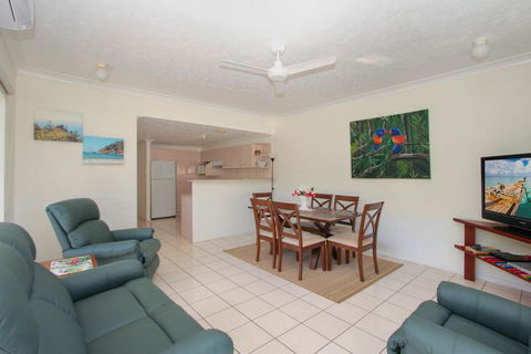 Champagne Apartment 1 - Geraldton Accommodation 3