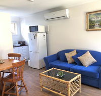 Charlie sweet home at Mornington Peninsula - Geraldton Accommodation