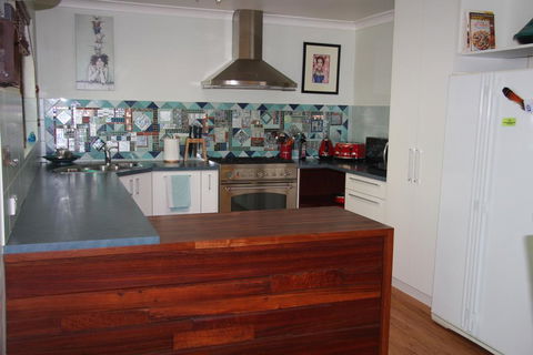 Chuditch Holiday Home Dwellingup - Great Central Location - Geraldton Accommodation 2