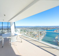 Circle On Cavill 52nd Floor Spacious Skyhome Apartment - Geraldton Accommodation