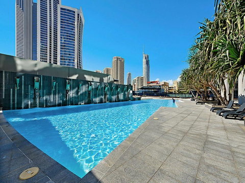 Circle On Cavill Sky Home- Holidays Gold Coast - Geraldton Accommodation 1