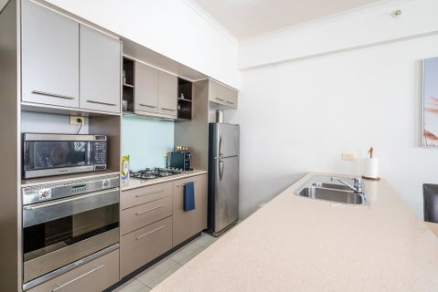 City Centre Convenience!Free Wifi, Parking, Netflix, Wine - Geraldton Accommodation 1