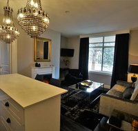 City Life Apartment-full kitchen  separate bedroom - Geraldton Accommodation