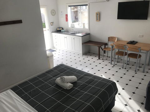 Clearwater Motel Apartments - Geraldton Accommodation 2
