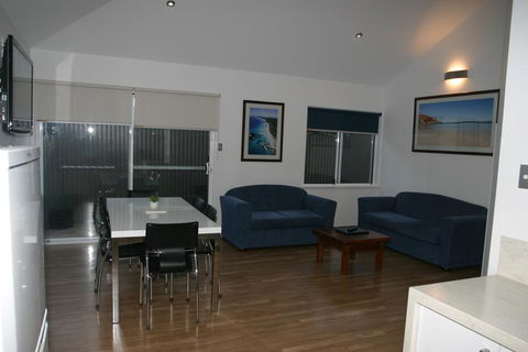 Clearwater Motel Apartments - Geraldton Accommodation 3