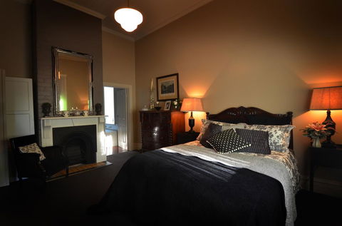 Clement House - Geraldton Accommodation 2