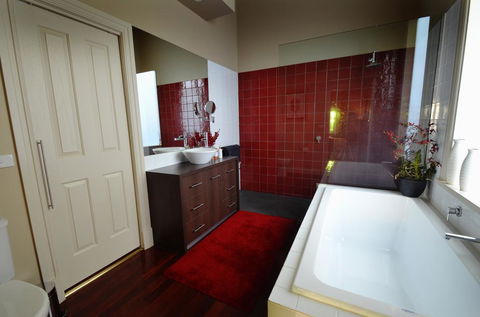 Clement House - Geraldton Accommodation 3