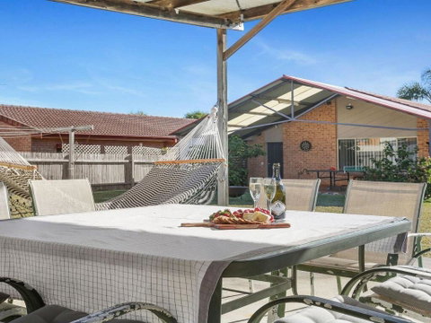 Cleveland Place - Walk To Beach And Shops - Geraldton Accommodation 0