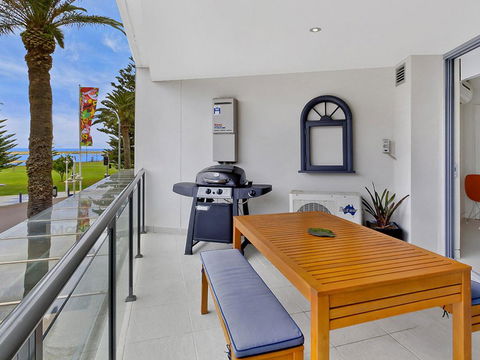 Coast Luxury Apartment 3 - Geraldton Accommodation 0