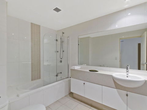 Coast Luxury Apartment 3 - Geraldton Accommodation 1