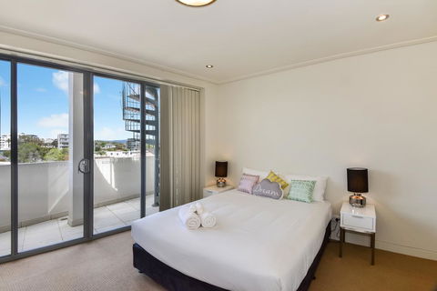Coast Luxury Apartment 32 - Geraldton Accommodation 0