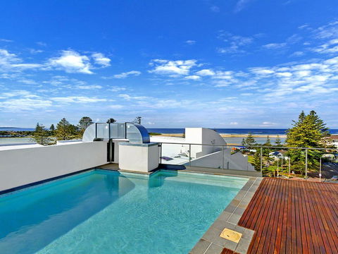 Coast Luxury Apartment Penthouse 23 - Geraldton Accommodation 3