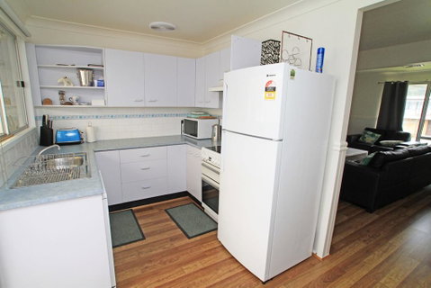 Cockatoo House - Geraldton Accommodation 3