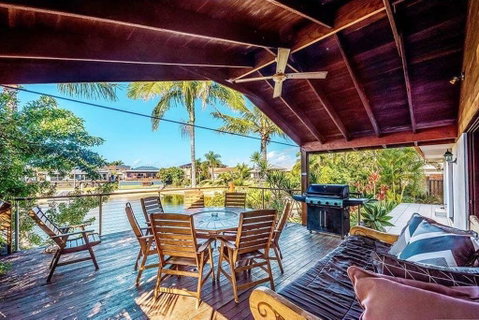 Coconut Grove Holiday House - Geraldton Accommodation 0