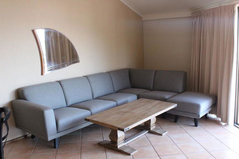 Colonial Court Beachfront Motel & Holiday Stay - Geraldton Accommodation 0