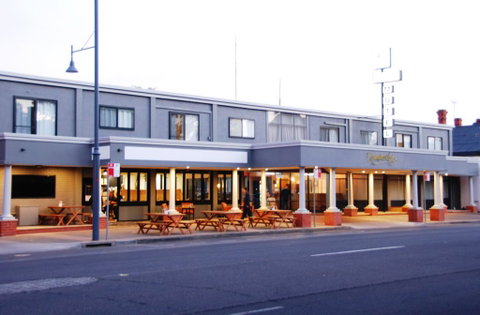 Commodore Motor Inn - Geraldton Accommodation 0