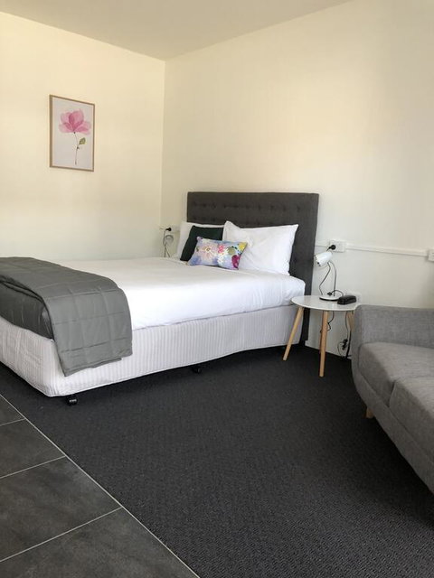 Commodore Motor Inn - Geraldton Accommodation 2