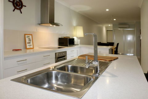 Cooktown Harbour View Luxury Apartments - Geraldton Accommodation 3