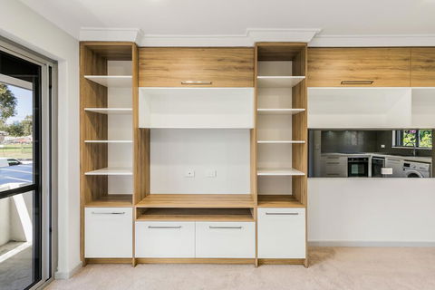 Cool Quiet Modern Secure Walking Distance To Perth And Landmarks - Geraldton Accommodation 1