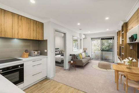 Cool Quiet Modern Secure Walking Distance To Perth And Landmarks - Geraldton Accommodation 0