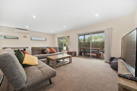 Cootamundra - Geraldton Accommodation 0
