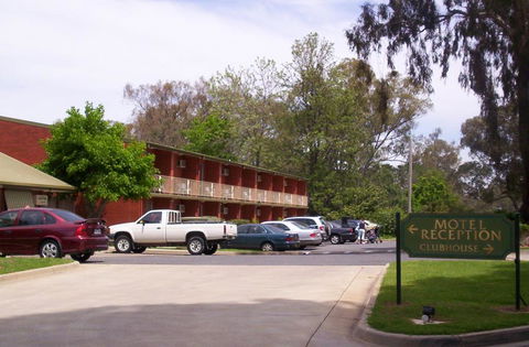 Corowa Golf Club Motel - Geraldton Accommodation 2