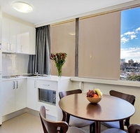 Cosmopolitan apartment at College St - Geraldton Accommodation