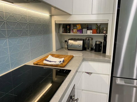 Cosy Backyard Apartment Close To Miami Beach - Geraldton Accommodation 2