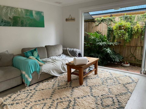 Cosy Backyard Apartment Close To Miami Beach - Geraldton Accommodation 0