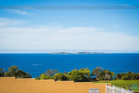 Countess Court Unit - Great Ocean Views - Geraldton Accommodation 0