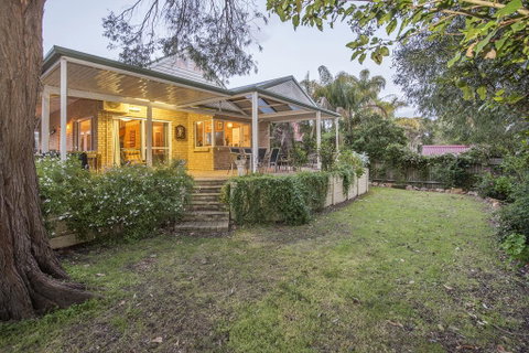 Country Cottage - Geraldton Accommodation 0