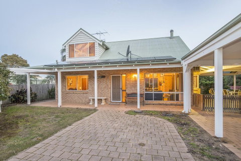Country Cottage - Geraldton Accommodation 1